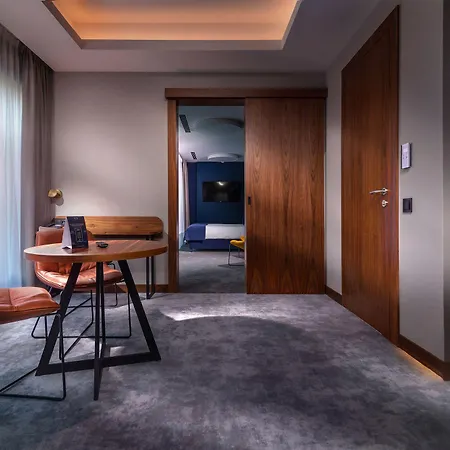 My Story Hotel 4*